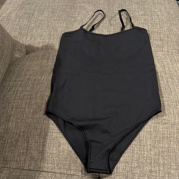 SKIMS Tops - Skims Essential Cami Bodysuit